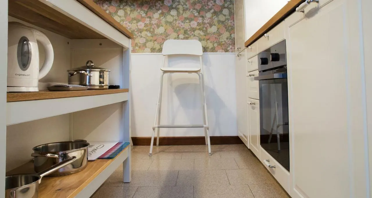Flowers Apartment Joivy 25 Como 0*,  Italy