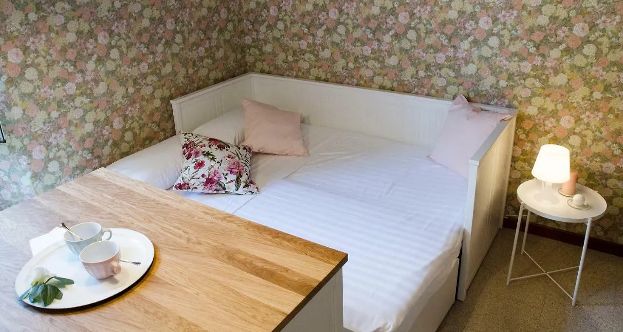 Flowers Apartment Joivy 25 Como 0*,