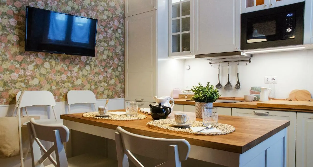 Flowers Apartment Joivy 25 Como