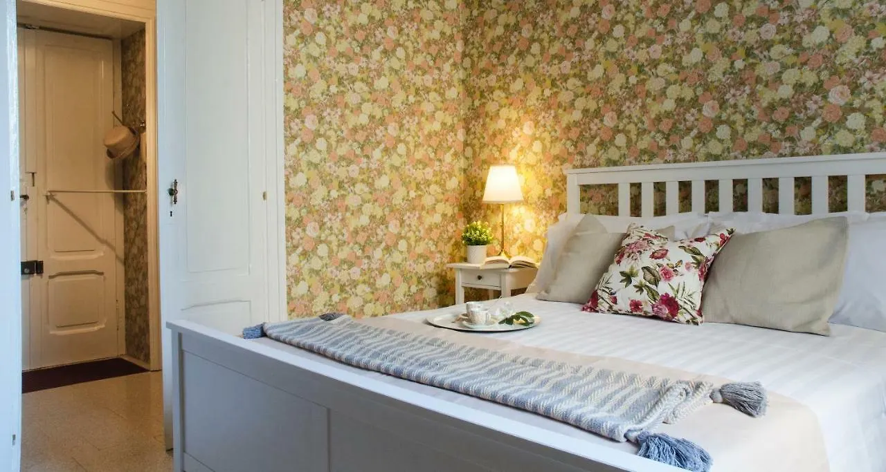 Flowers Apartment Joivy 25 Como