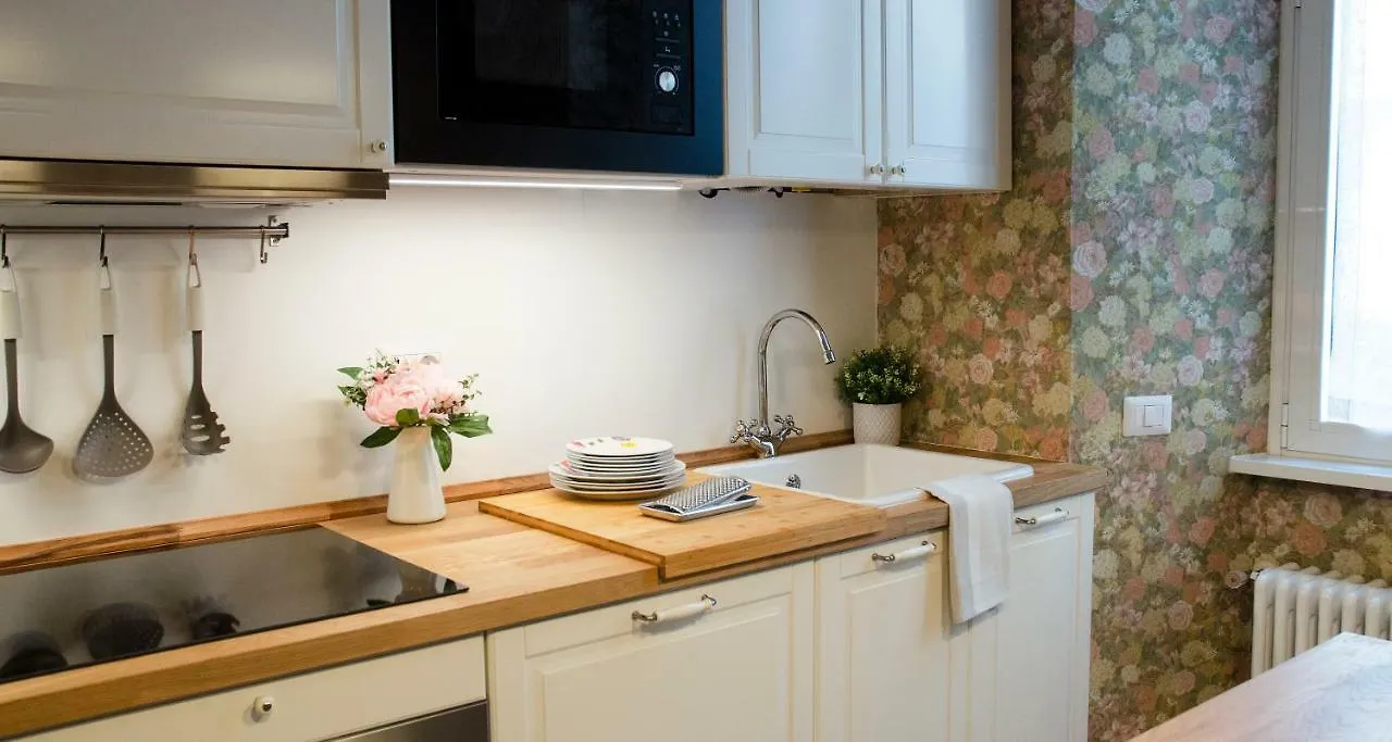 Flowers Apartment Joivy 25 Como